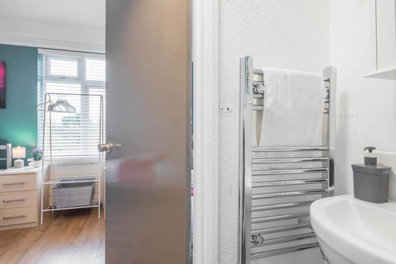 Private Room 6 With Kitchenette By Cb Stays No Minimum Stays CBG Exteriör bild