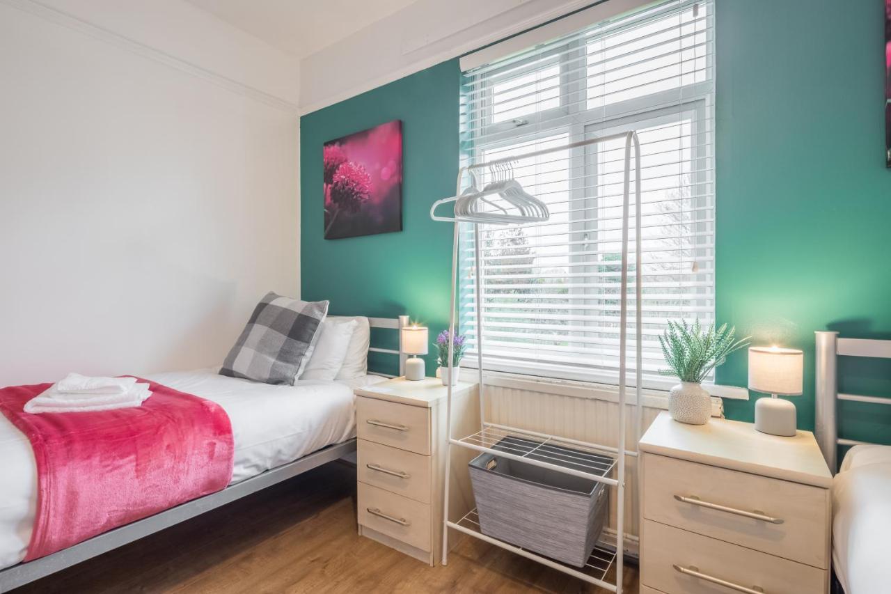 Private Room 6 With Kitchenette By Cb Stays No Minimum Stays CBG Exteriör bild